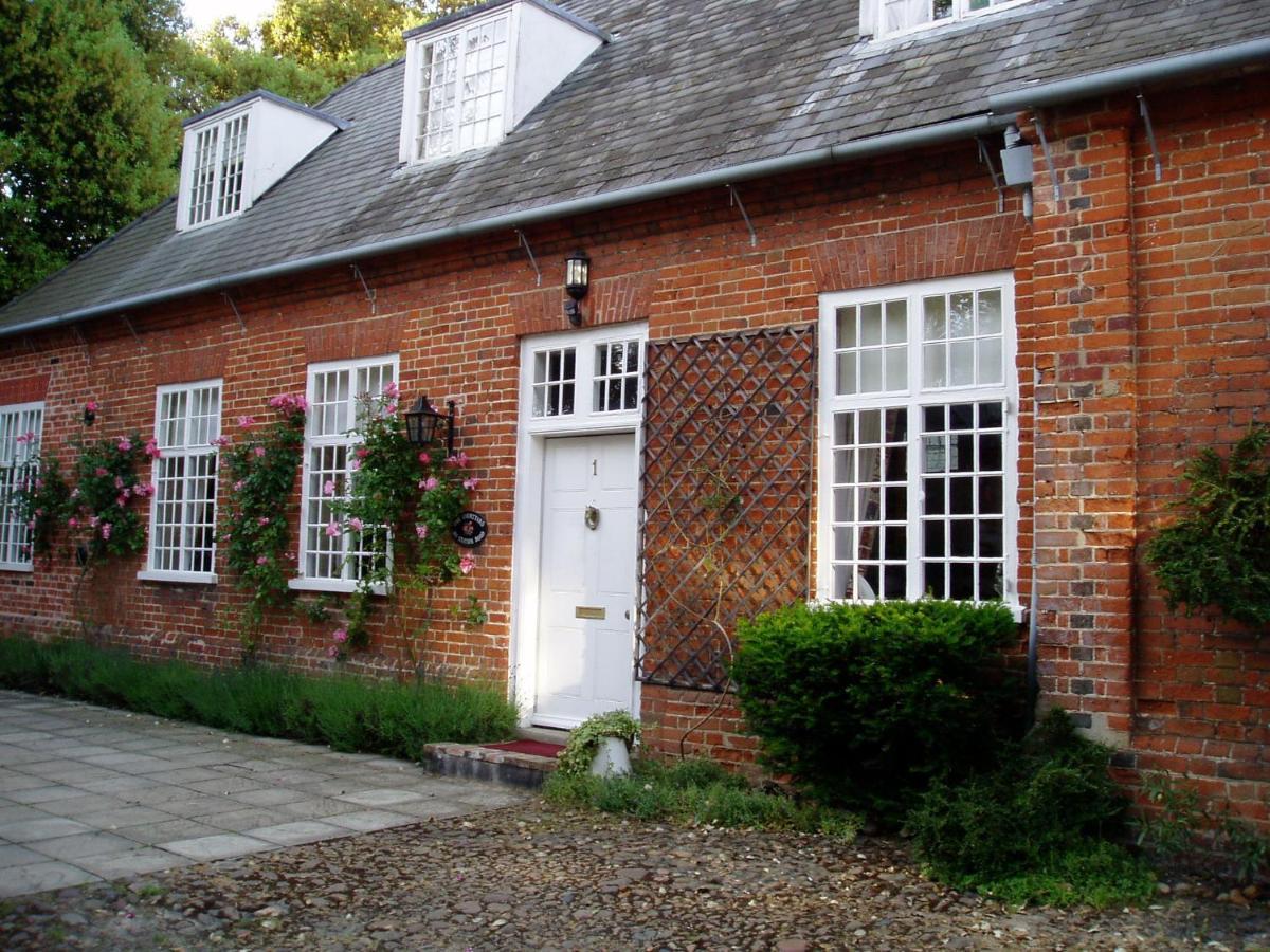 Bed and Breakfast The Courtyard Newmarket  Exterior foto